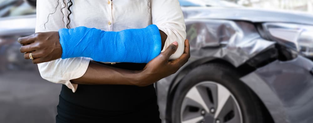 Broken Arm from a Car Accident: Navigating Injury Recovery and Insurance Claims.